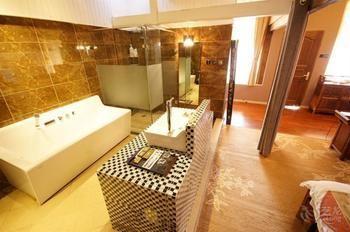 Nobles Living Castle Hotel Lijiang  Esterno foto